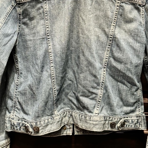 Eddie bauer denim jacket like new no callouts collard button up light wash - Picture 4 of 5